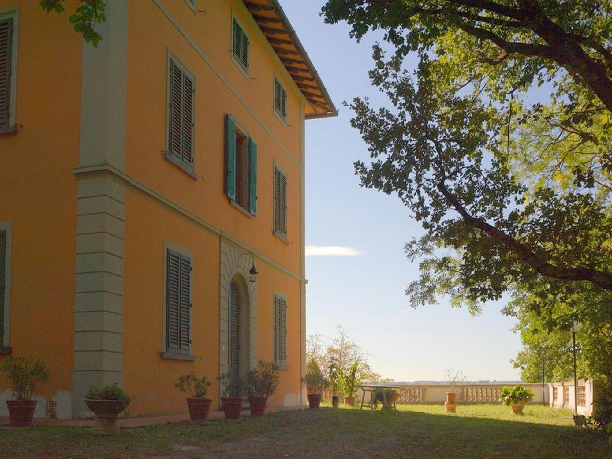 Lovely Holiday Home In Montefiridolfi With Hill View Экстерьер фото